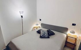 Hd Guesthouse Oasi urbana con parcheggio privato gratuito, fronte stazione